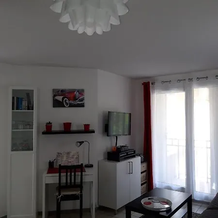 Apartament 2 Pieces Refait A Neuf A Les Bains
